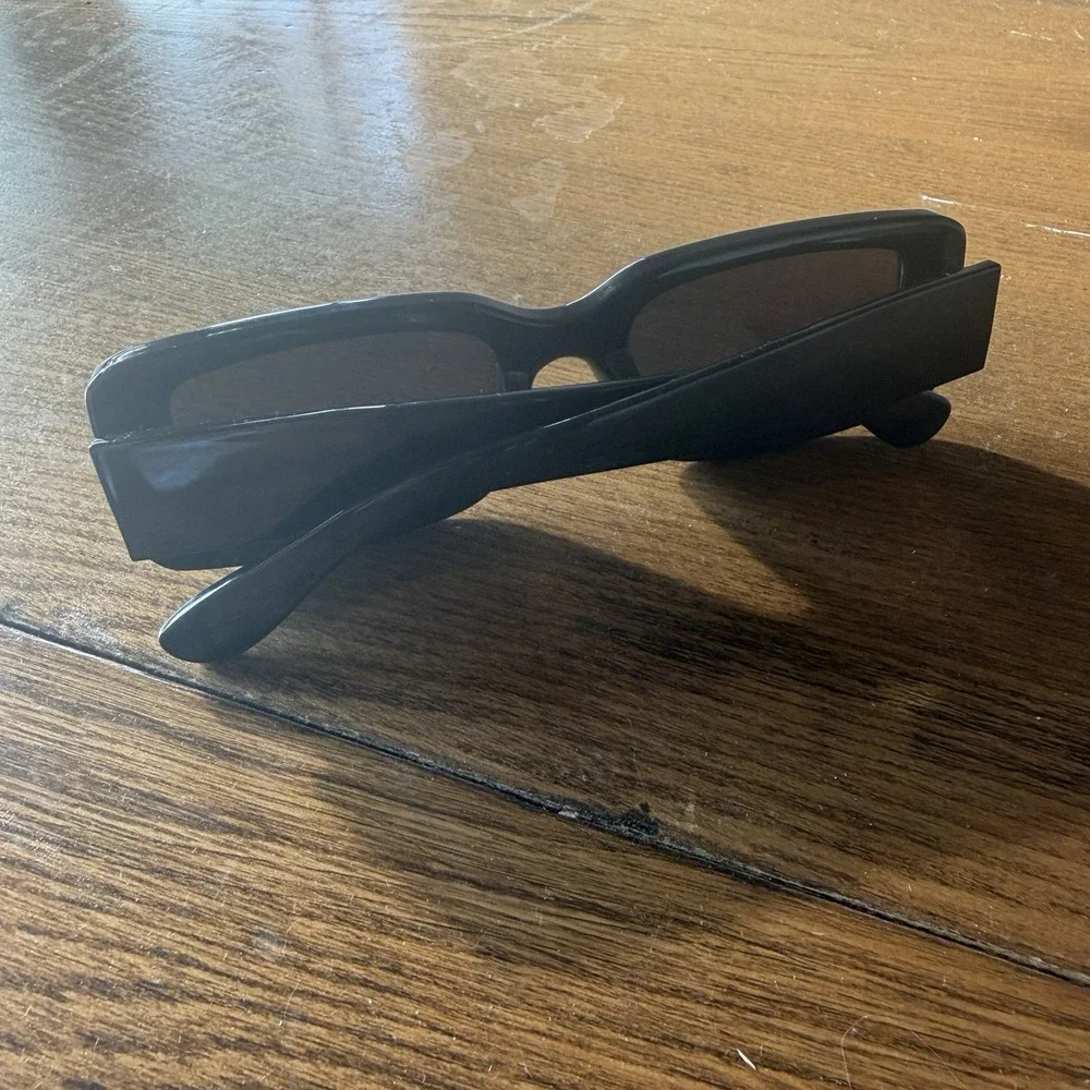 Vehla Tinka Black Rectangle Polarized Sunglasses Chunky Thick Frame Y2K